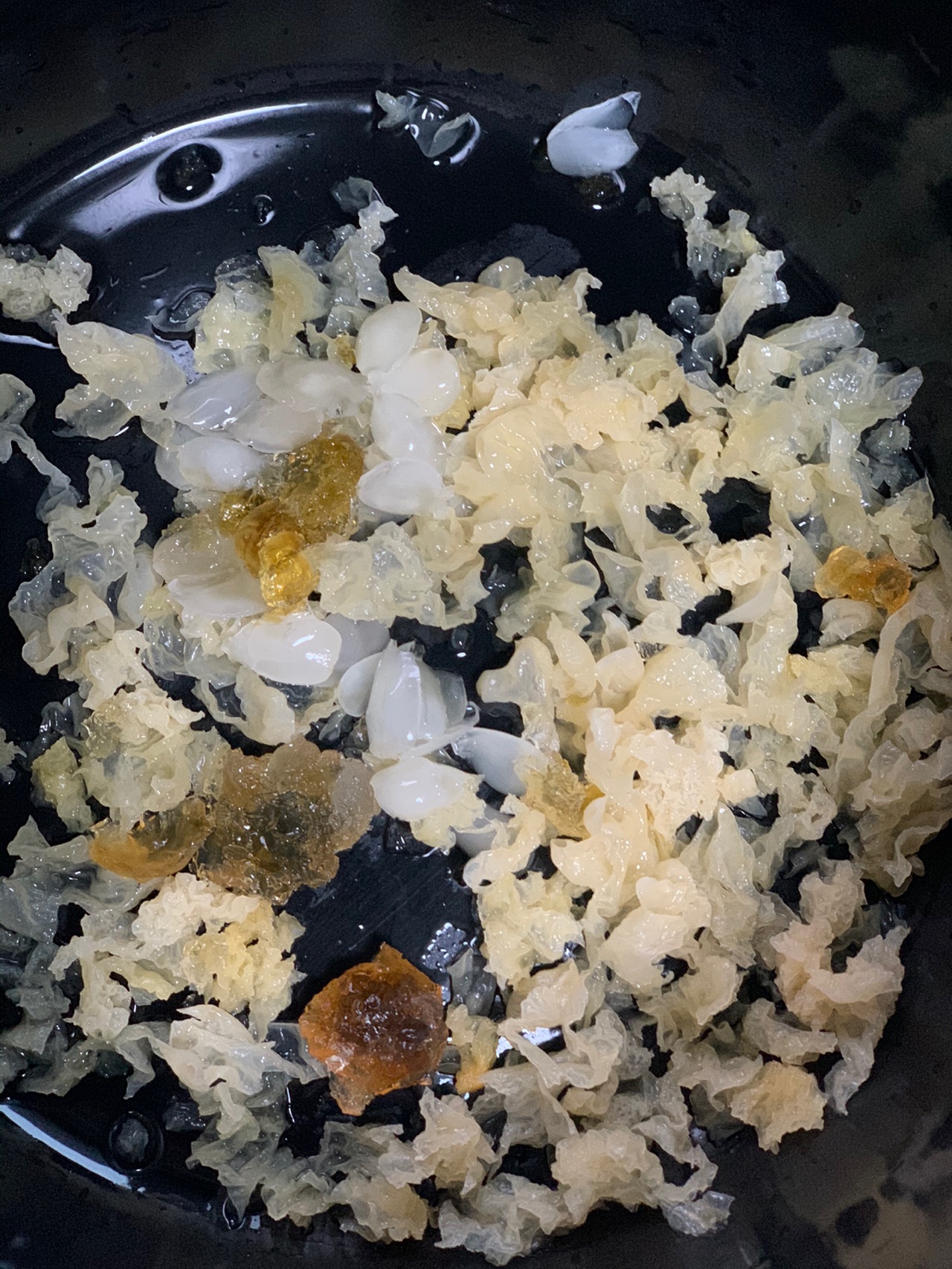 桃胶银耳糖水