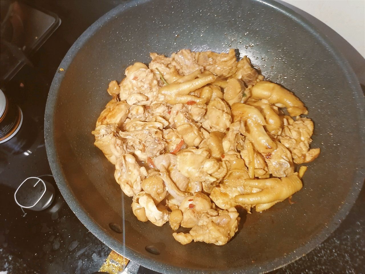 特色鸡煲