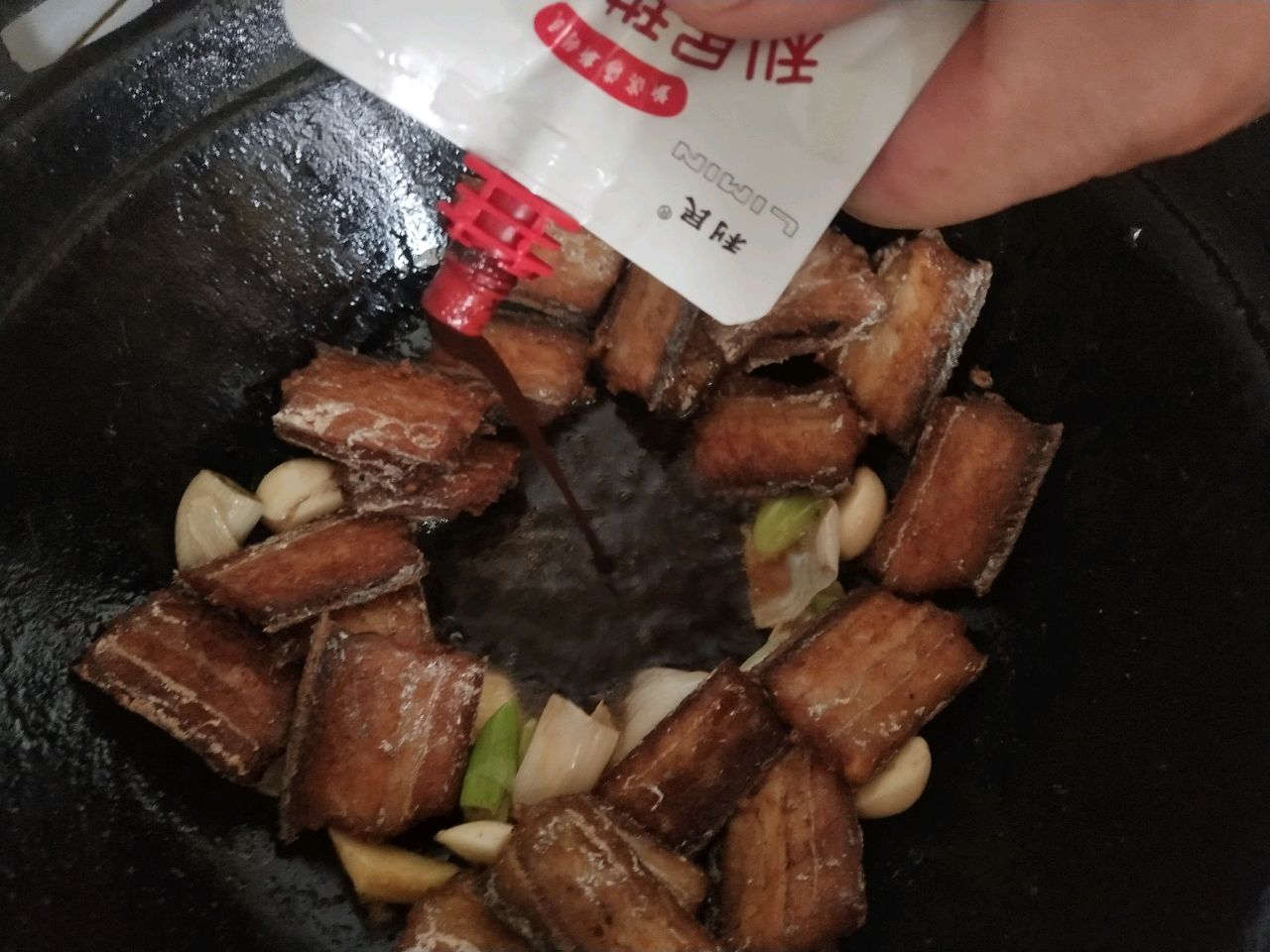 天津特色--蒜子鲜虾烧带鱼
