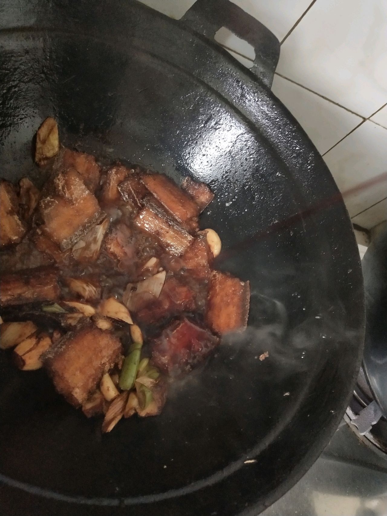 天津特色--蒜子鲜虾烧带鱼