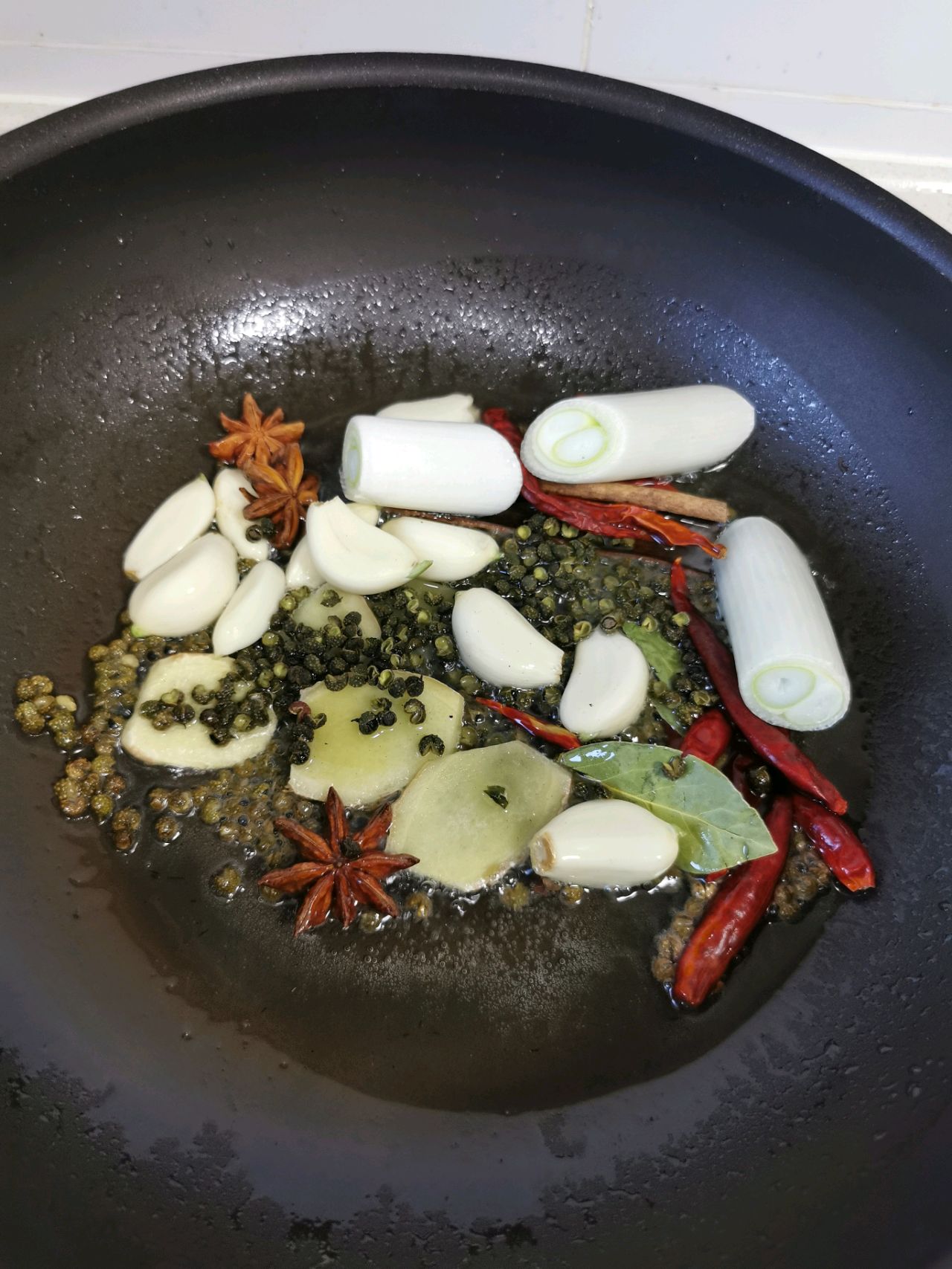 甜辣鲜鸭脖