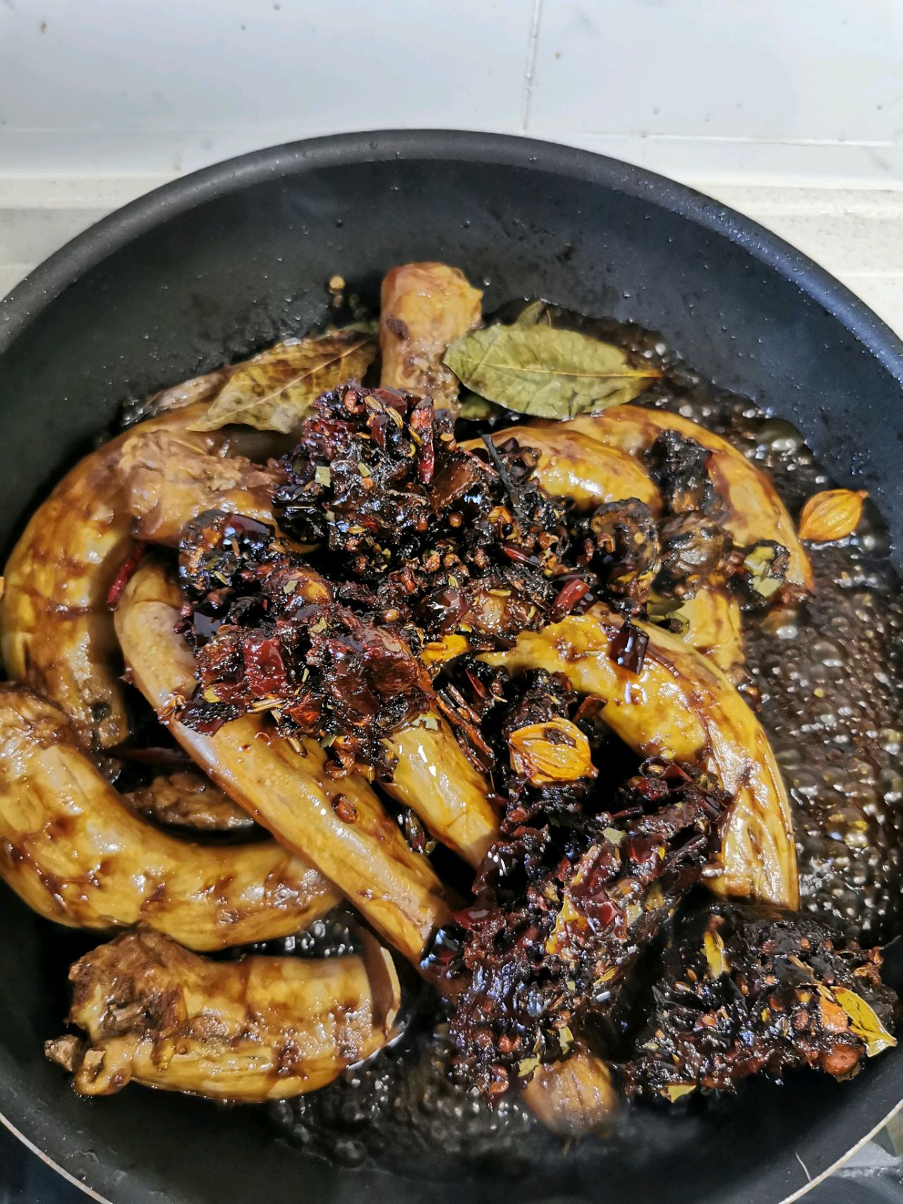 甜辣鲜鸭脖