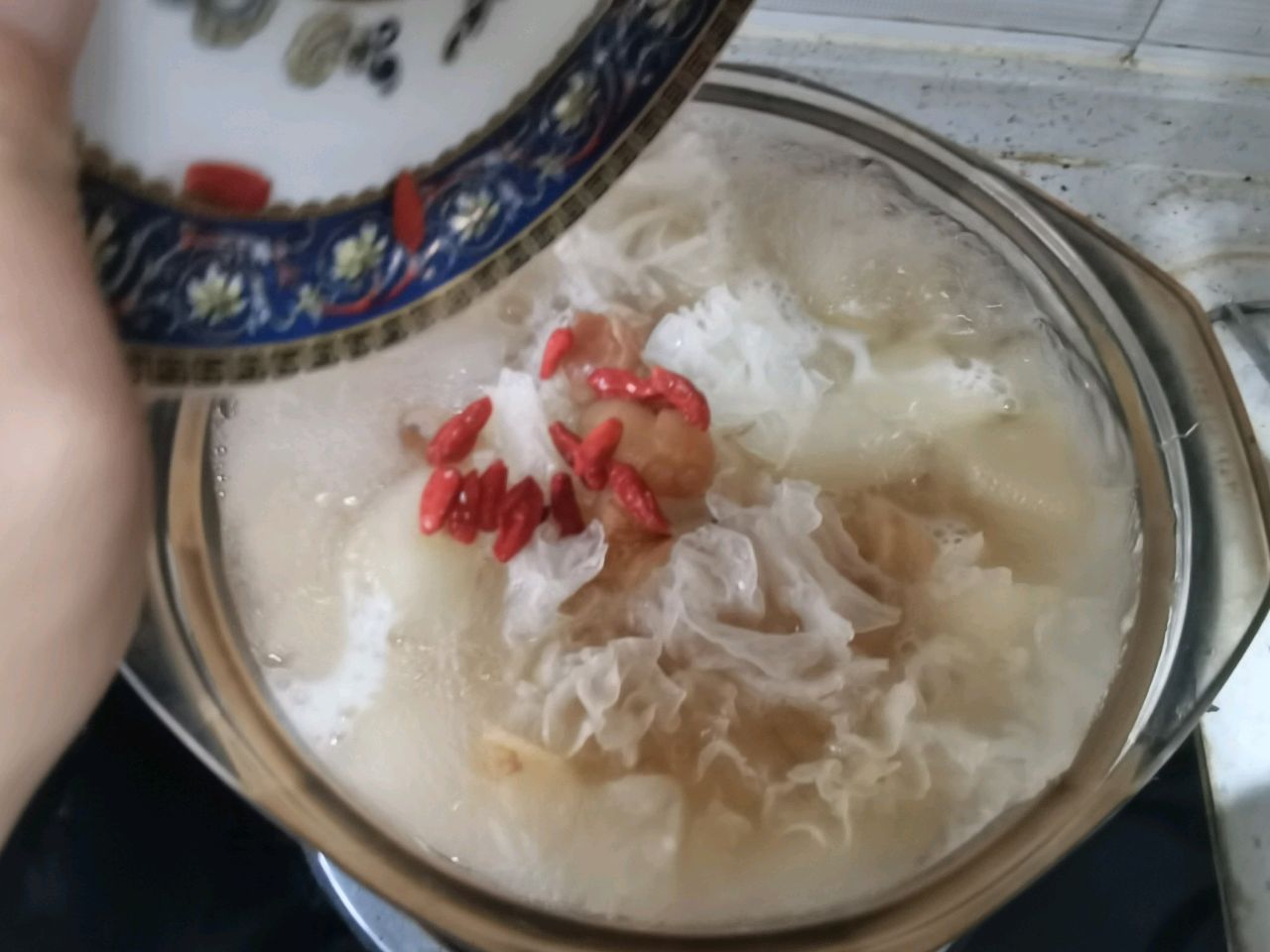 甜品—冰糖银耳炖雪梨