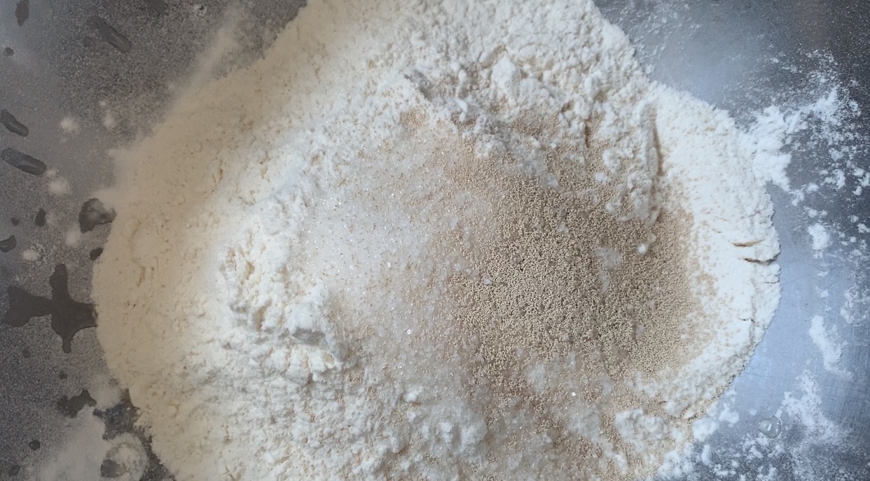 甜甜圈豆沙卷