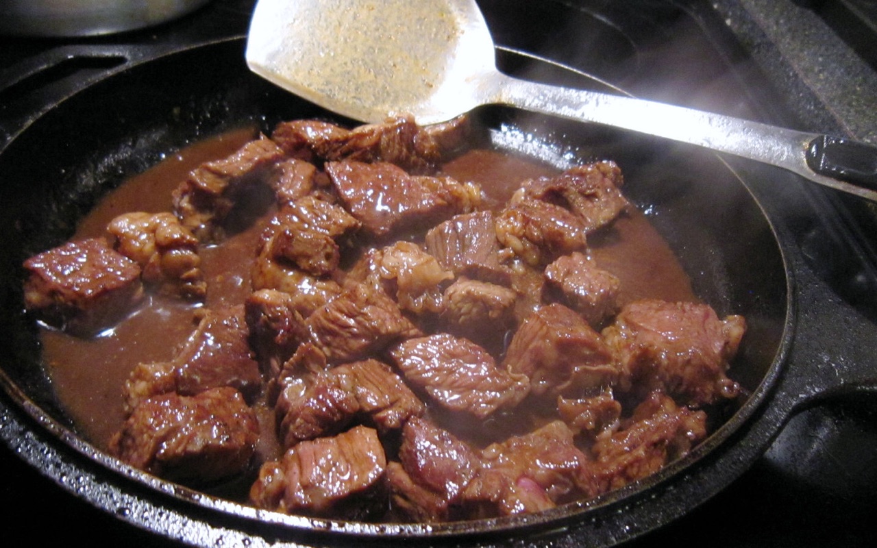 铁板红酒骰子牛肉