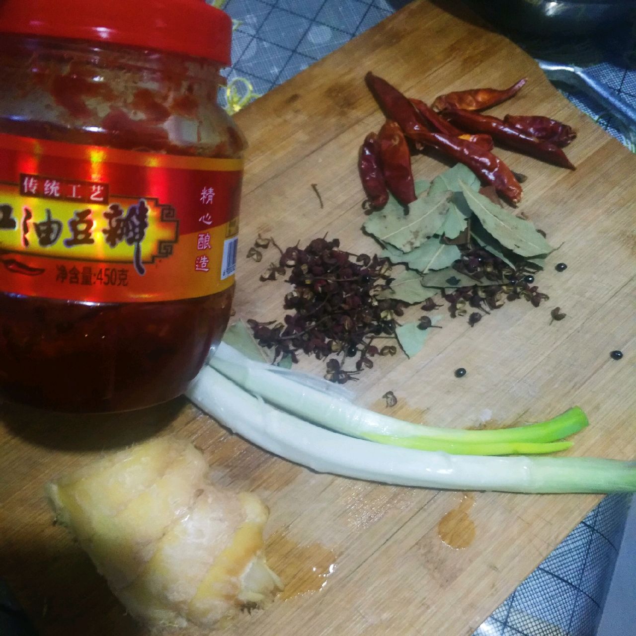 铁锅炖羊蹄