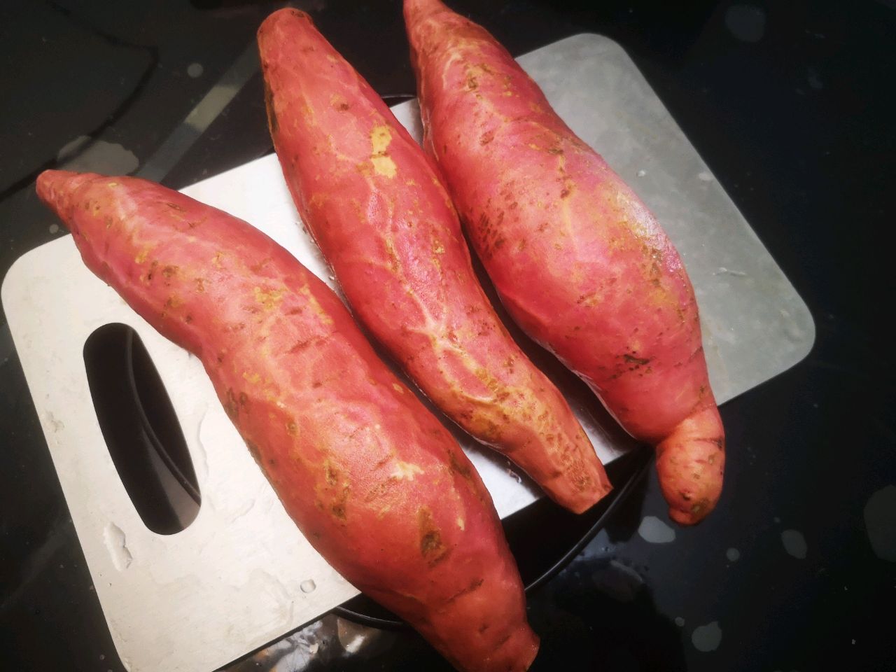 铁锅烤地瓜