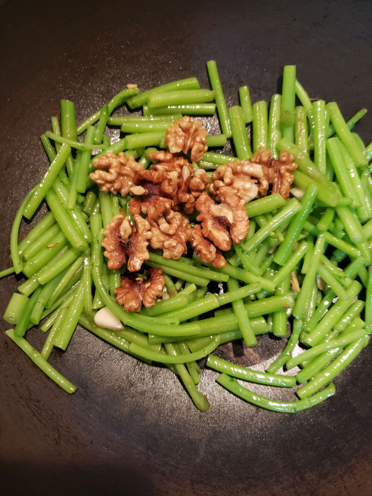 茼蒿核桃仁
