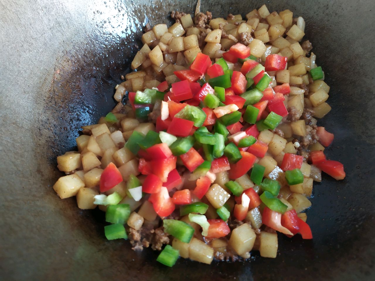 土豆炒肉沫