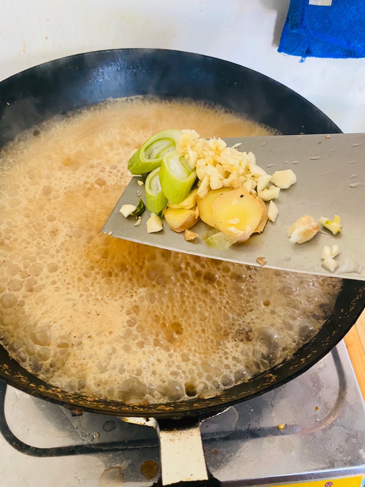 土豆炖鸡