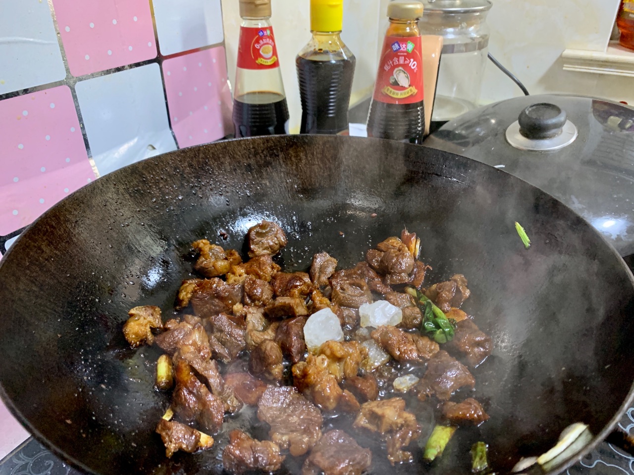 土豆炖牛肉