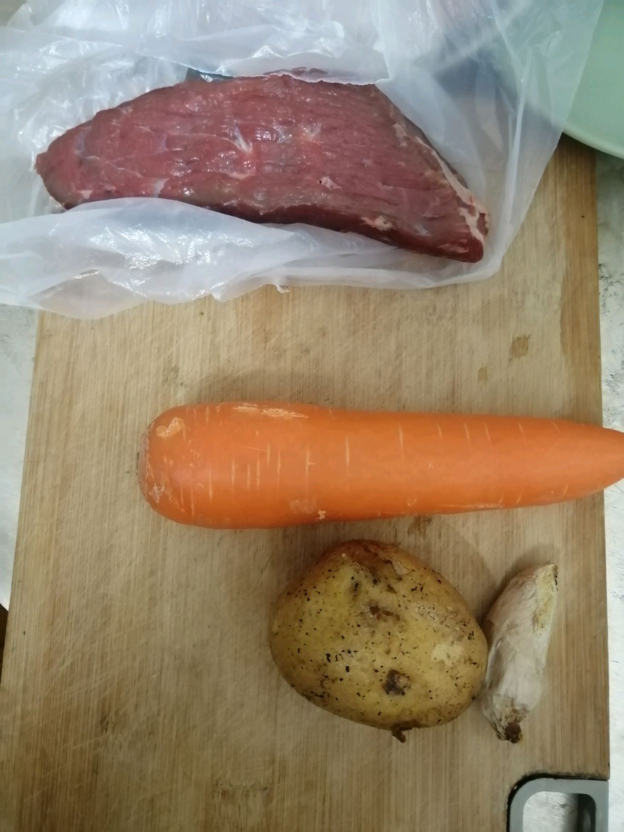土豆胡萝卜炖牛肉