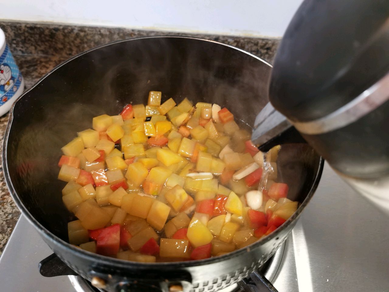土豆胡萝卜虾仁煲（超级下饭）