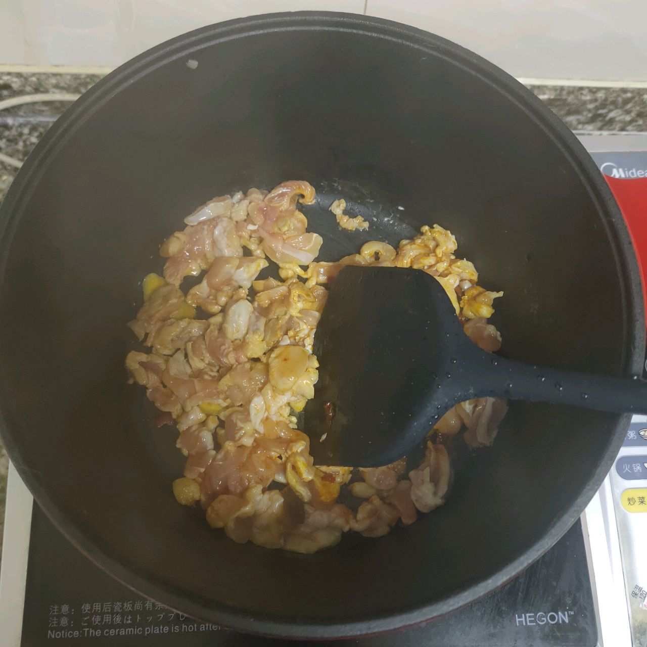 土豆焖鸡腿肉(珐琅锅)