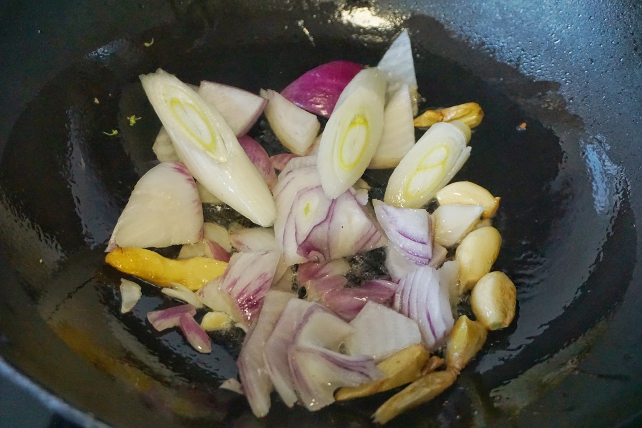 土豆焖烧鸭肉