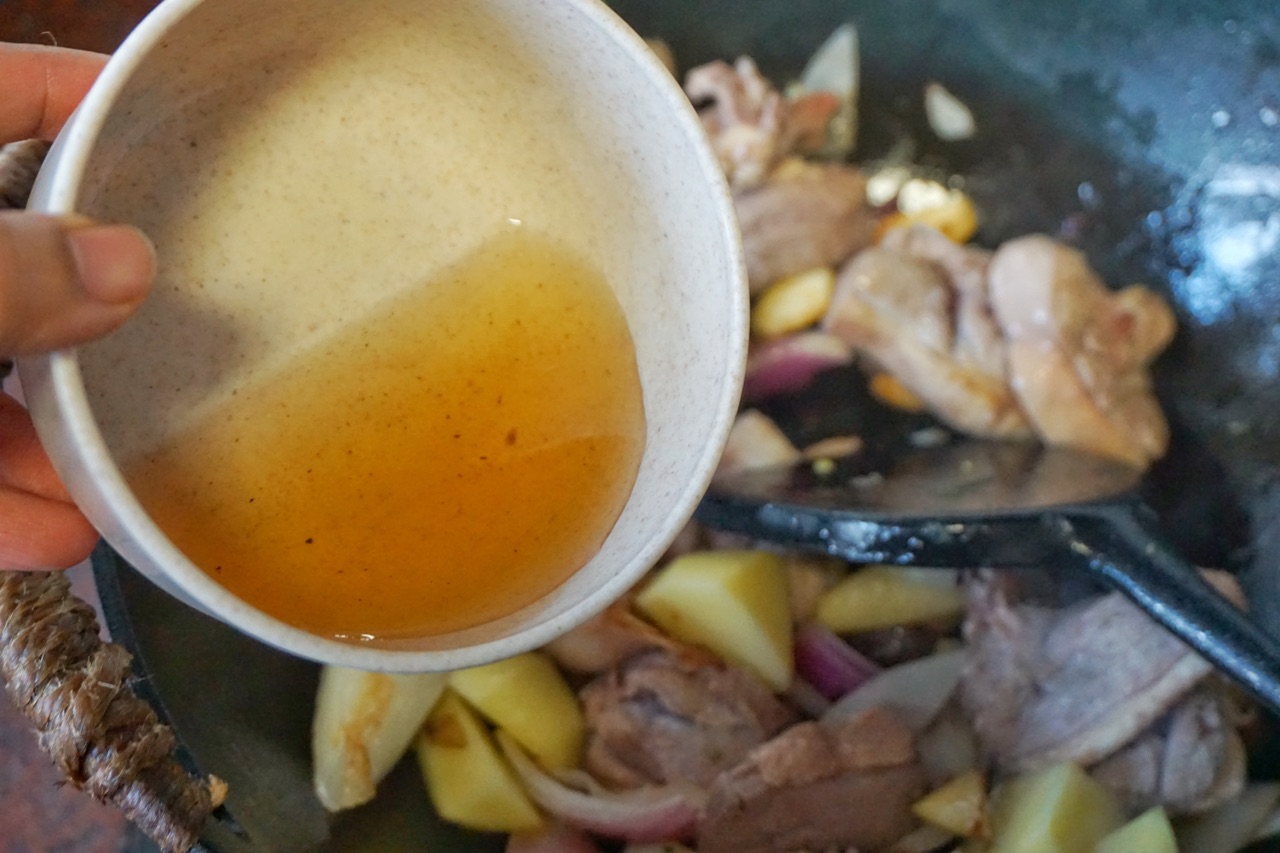 土豆焖烧鸭肉