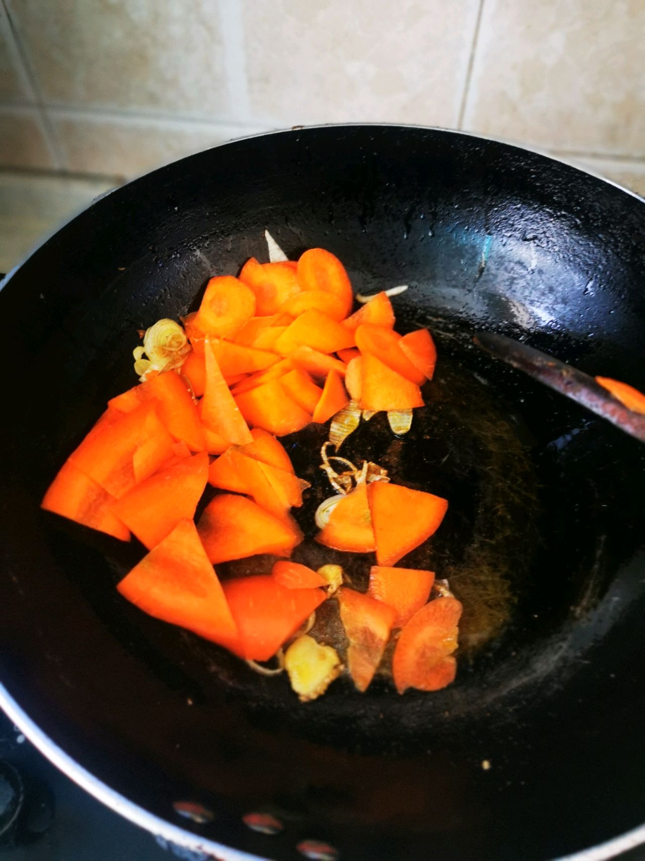 土豆片炒胡萝卜