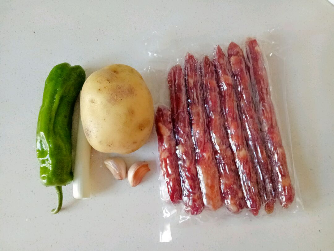 土豆片炒腊肠
