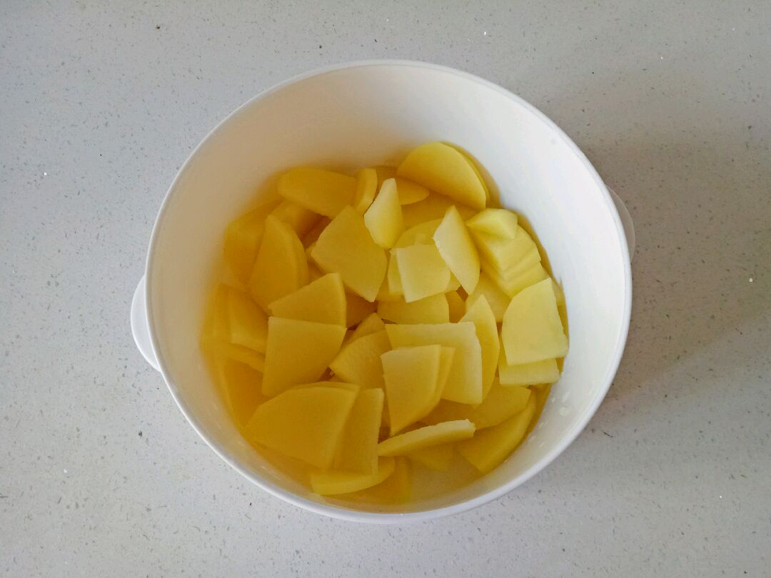 土豆片炒腊肠