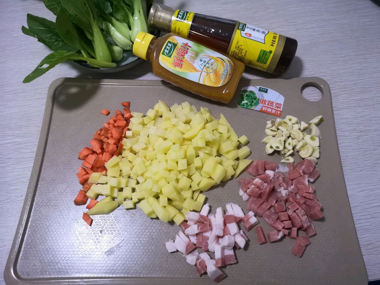 土豆肉丁香卤面