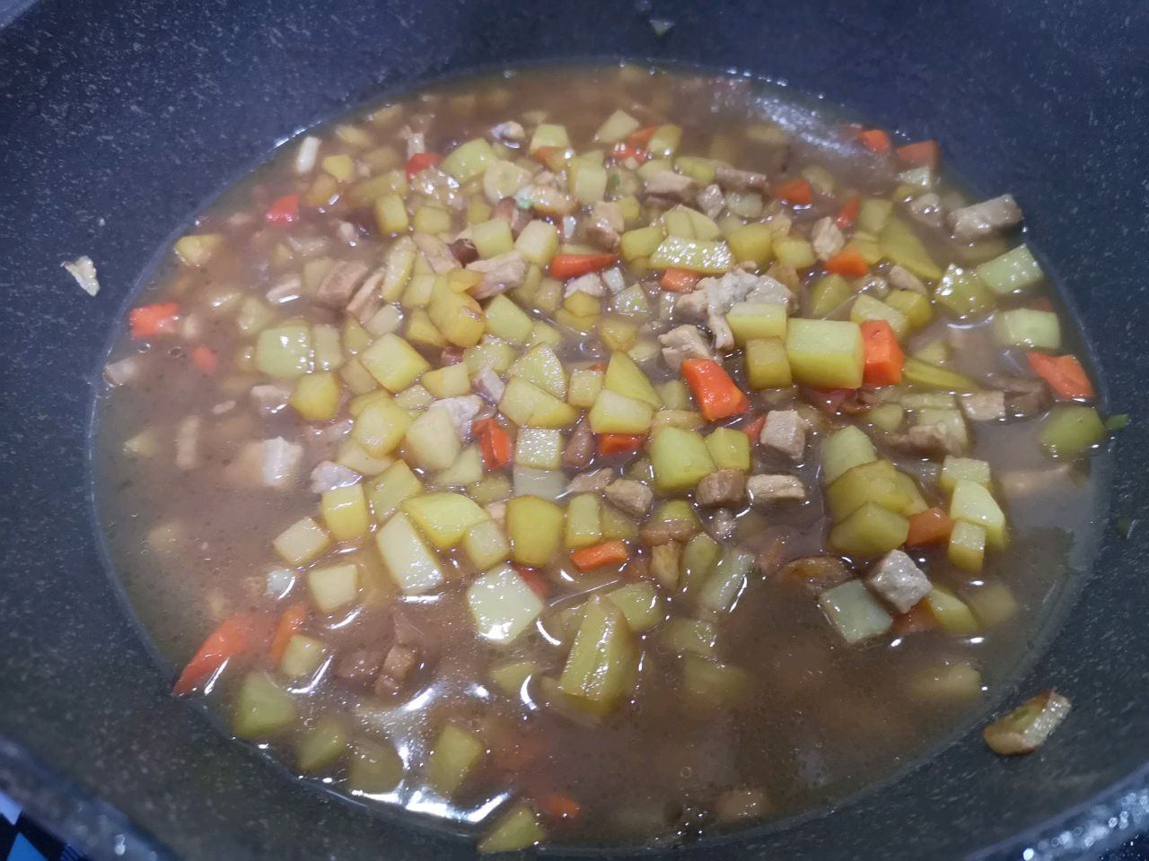 土豆肉丁香卤面