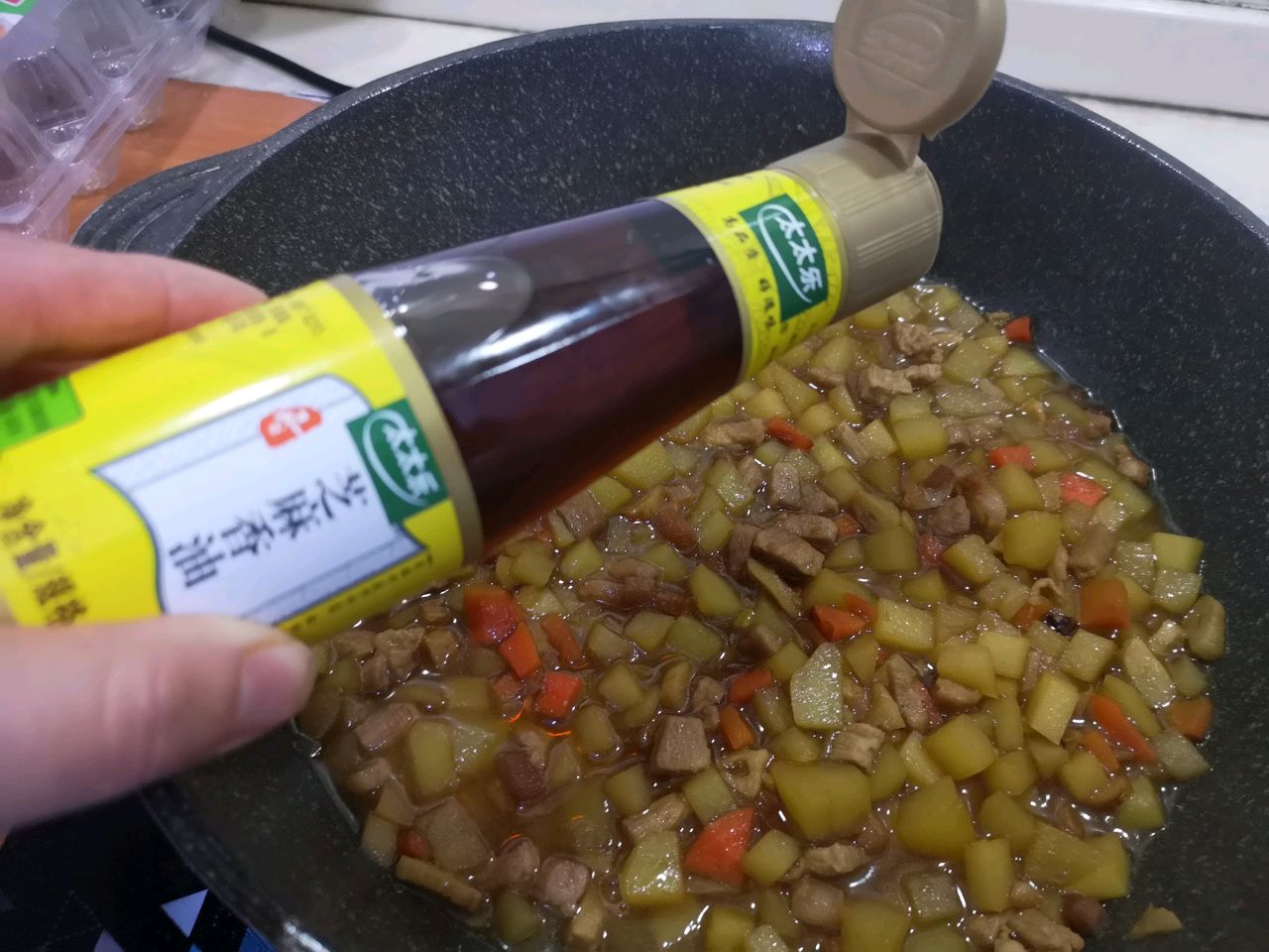 土豆肉丁香卤面