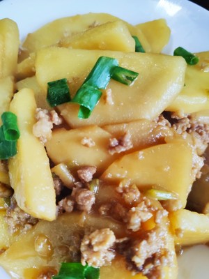 土豆烧肉末