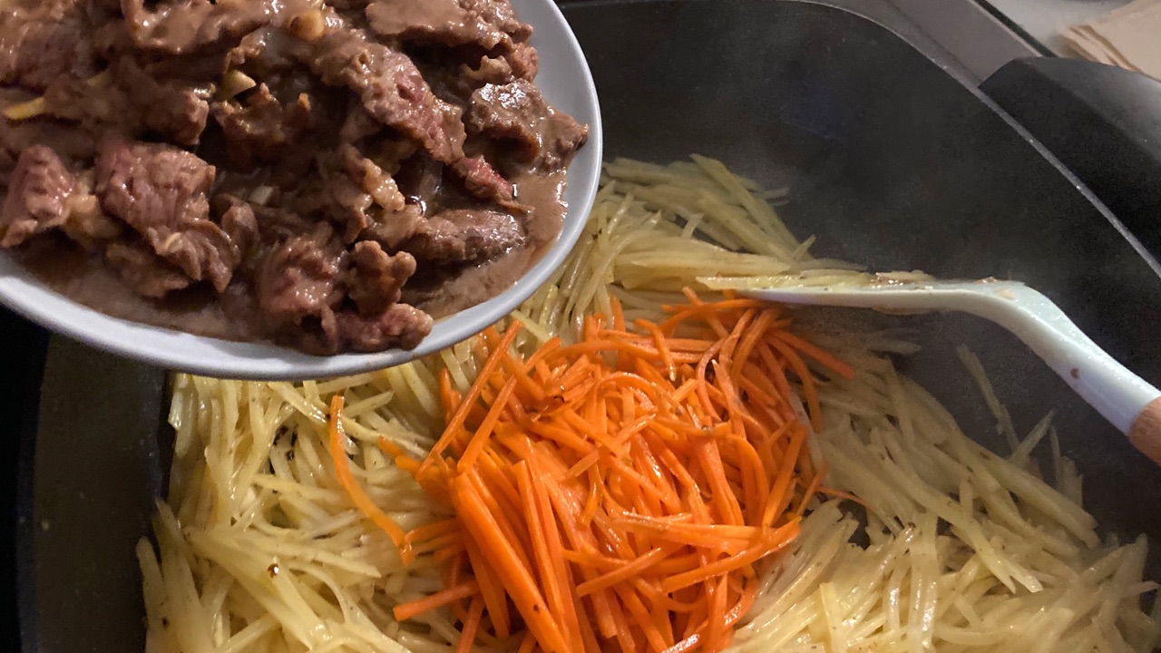 土豆丝炒牛肉【家常菜】