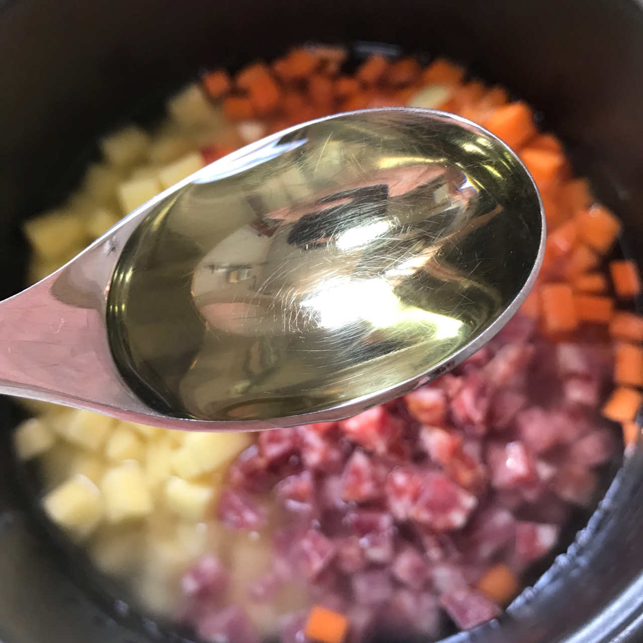 土豆香肠焖饭