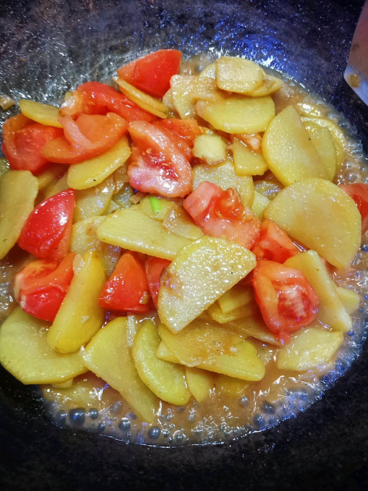 土豆邂逅西红柿