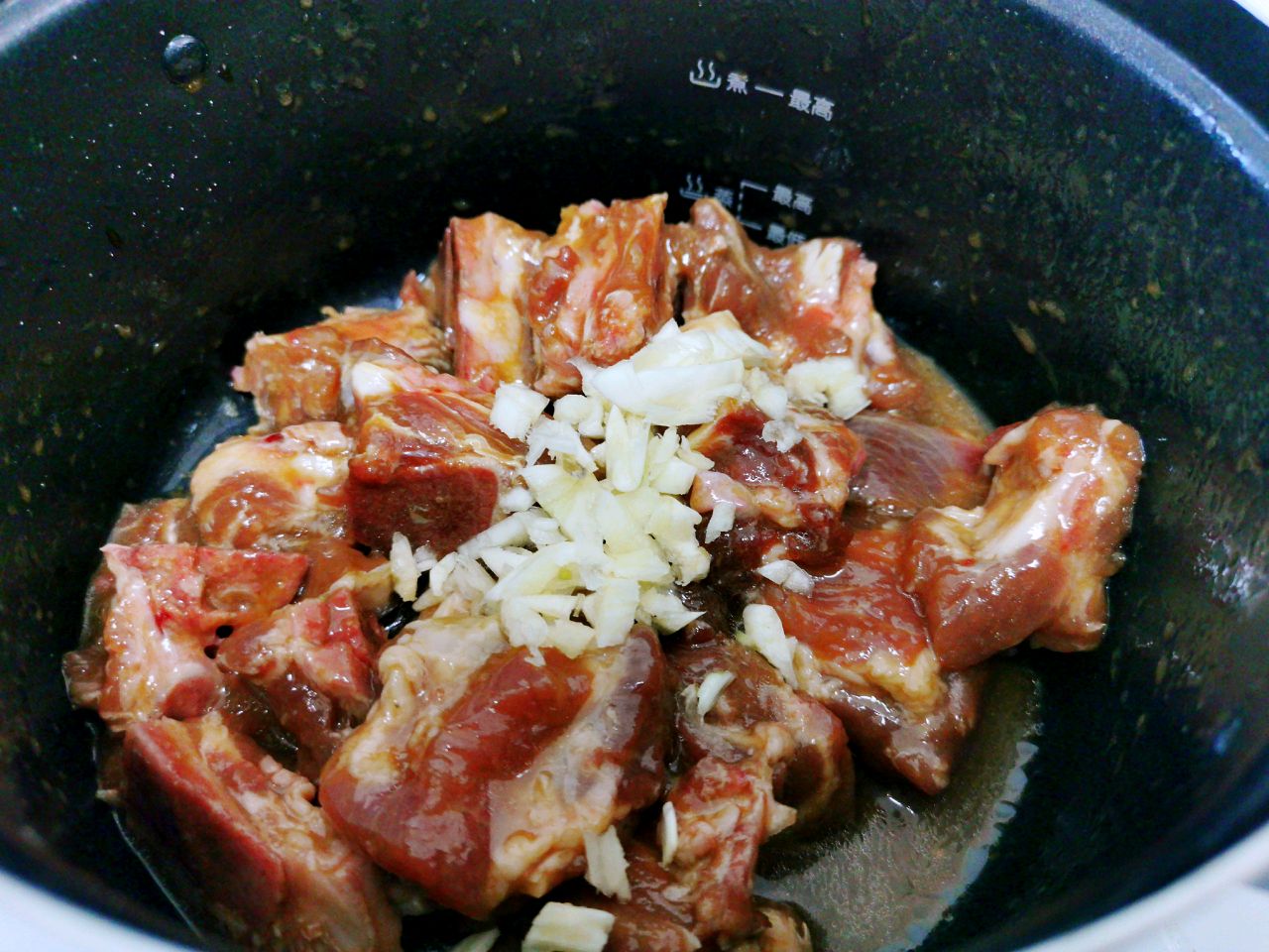 土豆蒸排骨