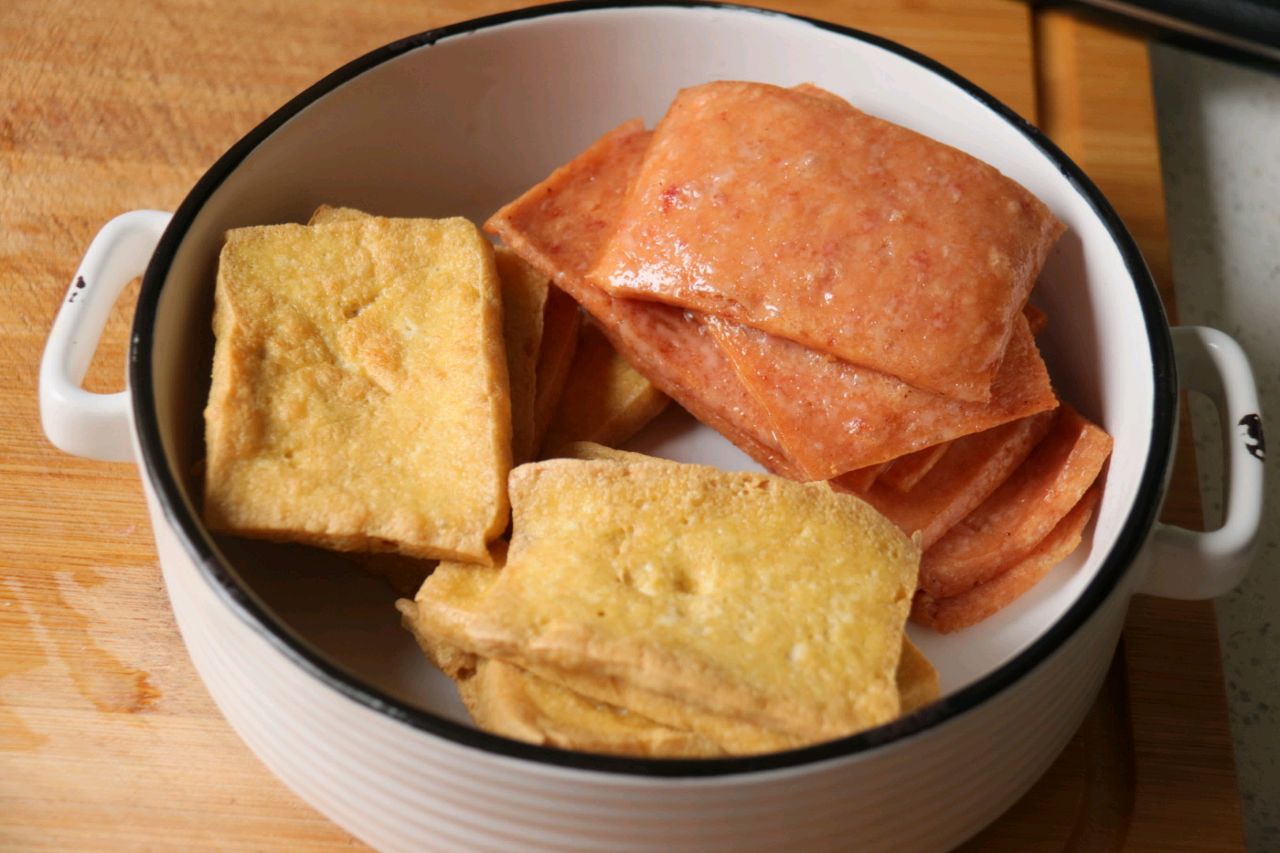 土家族粉蒸豆腐扣碗