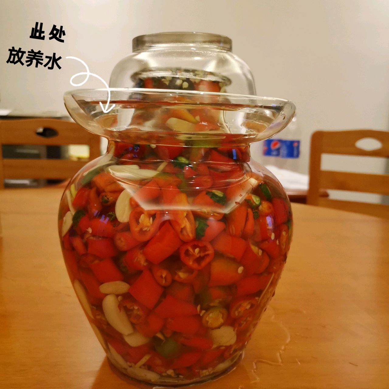 土家族特色风味泡菜坛子