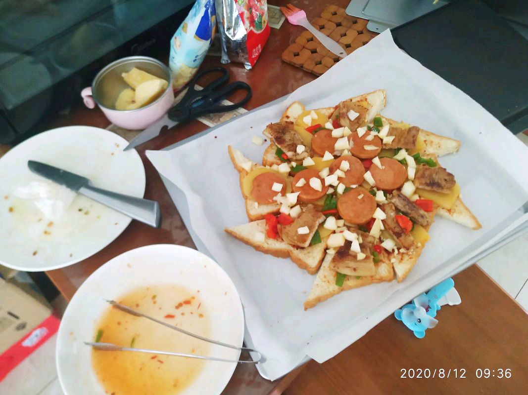 吐司披萨（不用费力切割的三角吐司披萨）