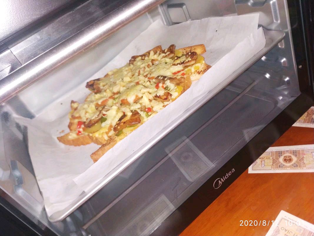 吐司披萨（不用费力切割的三角吐司披萨）