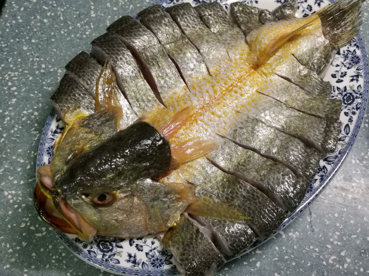 脱骨清蒸大黄鱼
