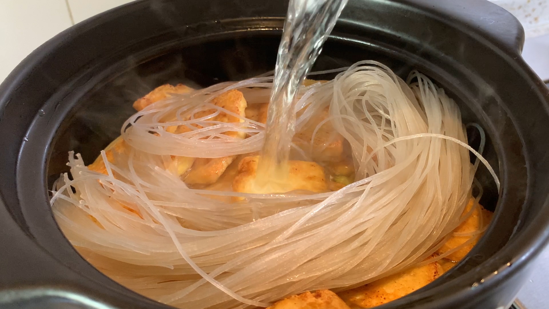 娃娃菜豆腐粉丝煲