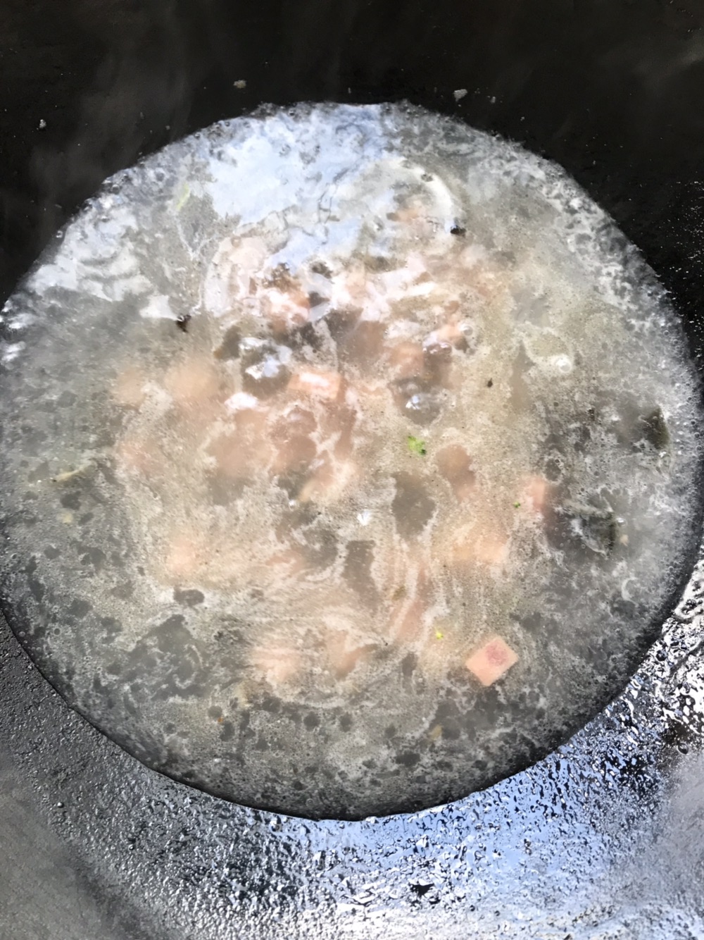 娃娃菜午餐肉皮蛋汤