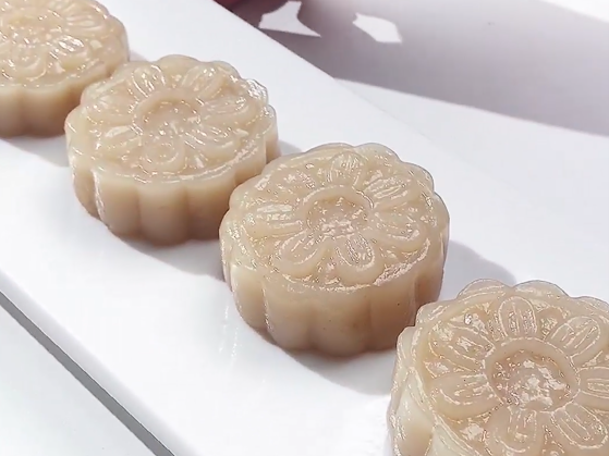 外皮软糯,内陷甜香,清香甜蜜的山药糕