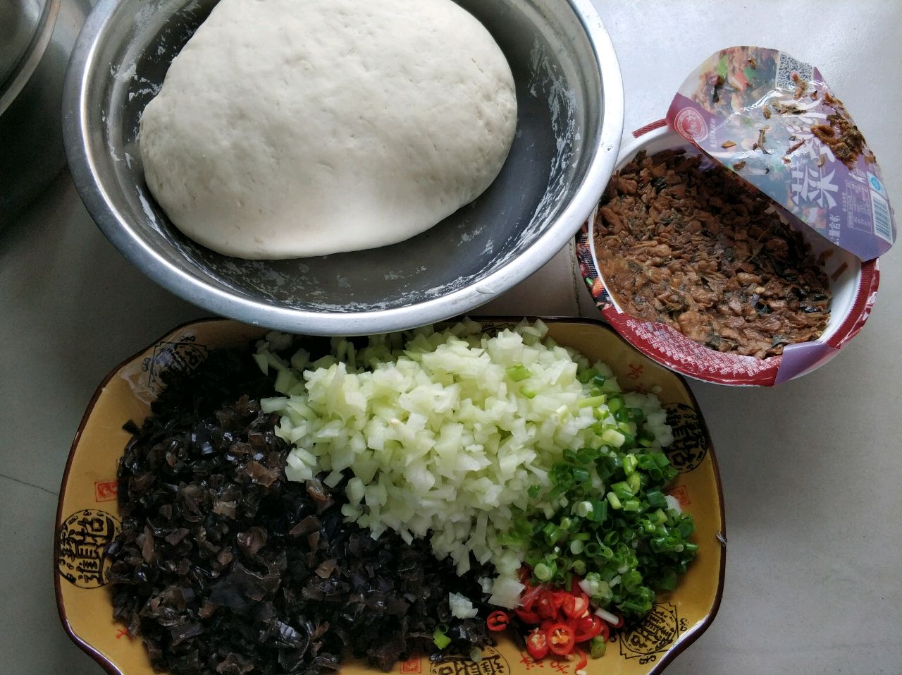 外婆菜肉包
