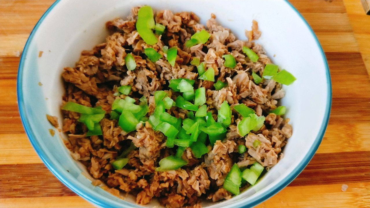 外酥里嫩的肉夹馍