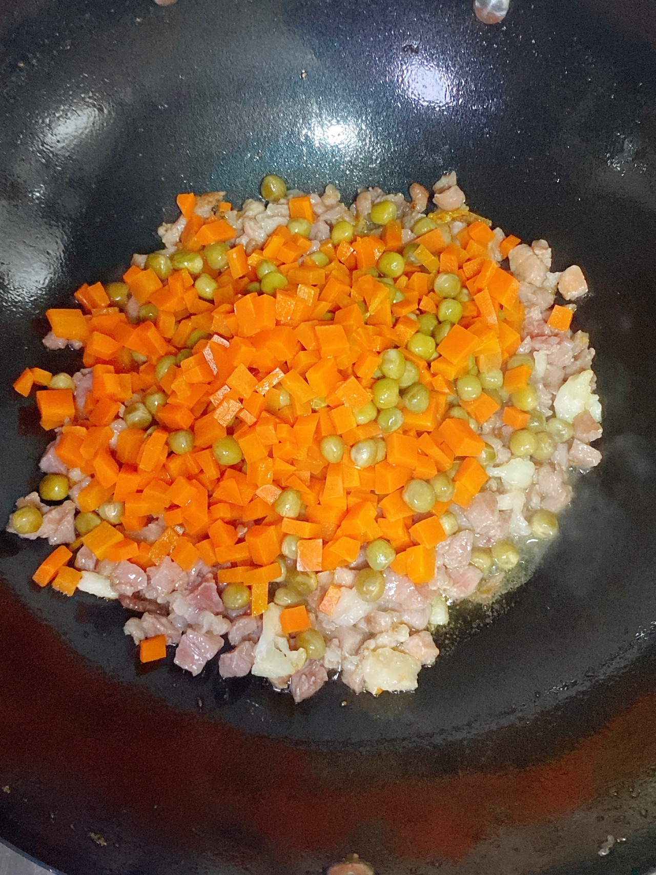 豌豆炒肉丁
