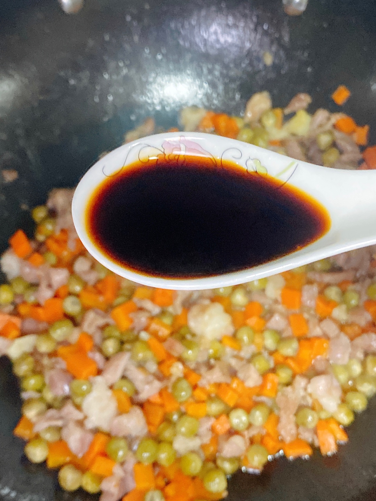 豌豆炒肉丁