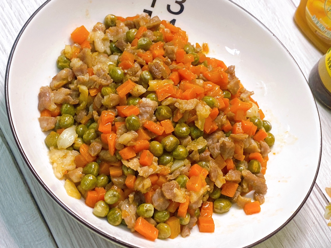 豌豆炒肉丁