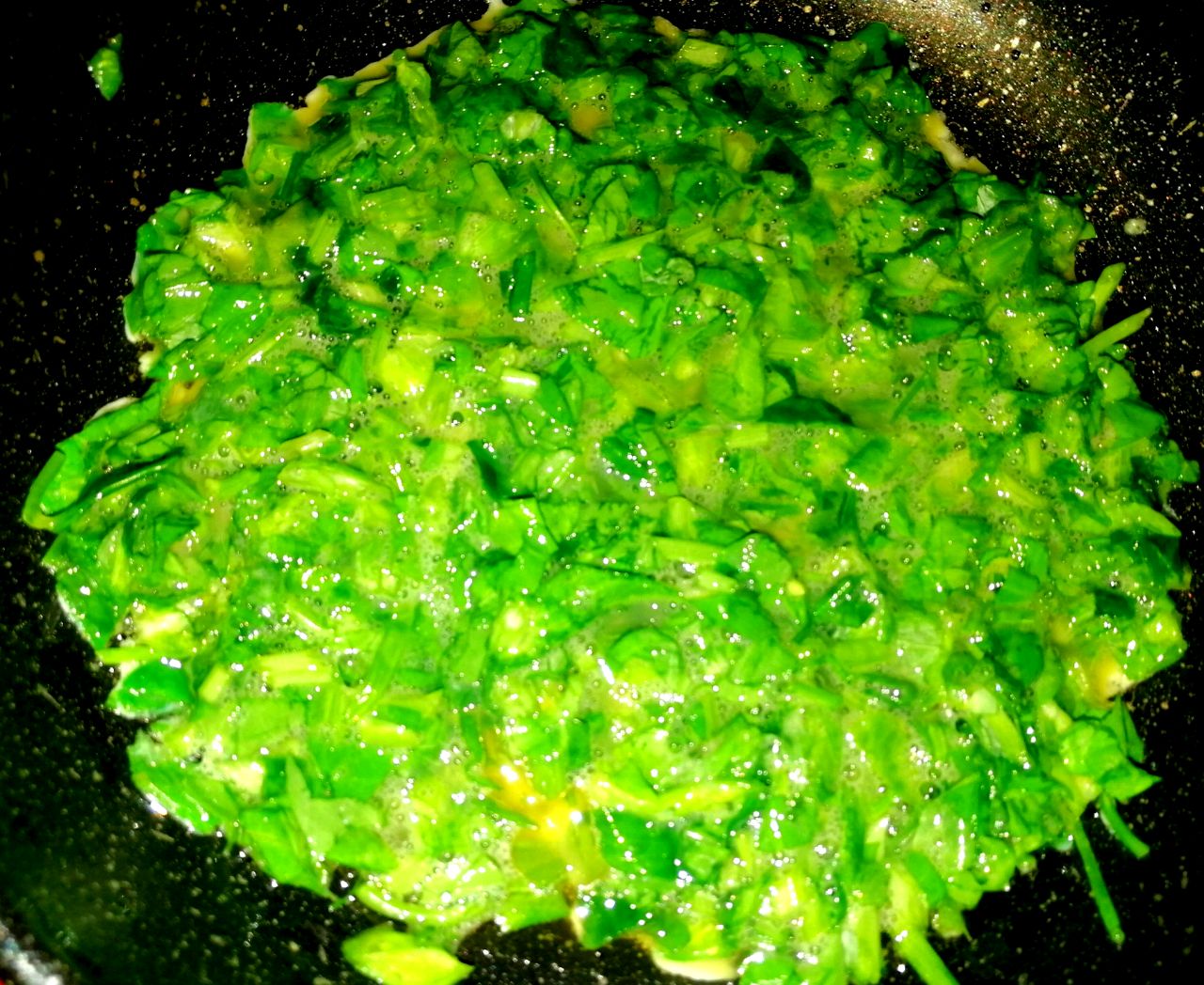 豌豆尖煎鸡蛋