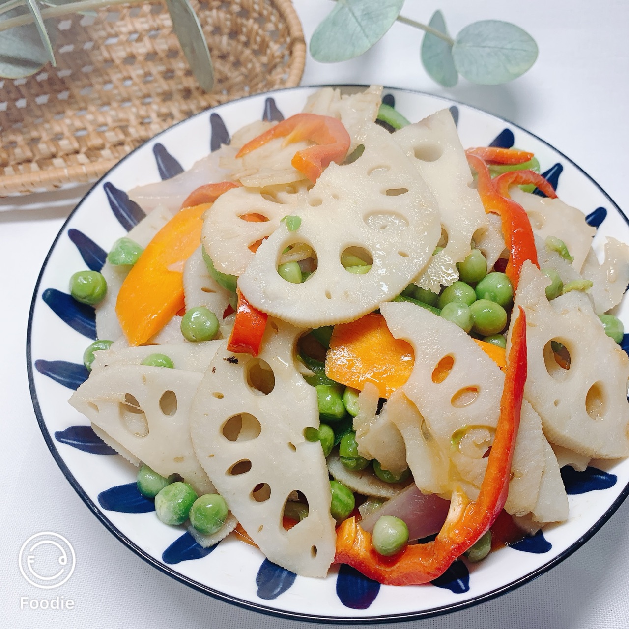 豌豆莲藕小炒年夜饭