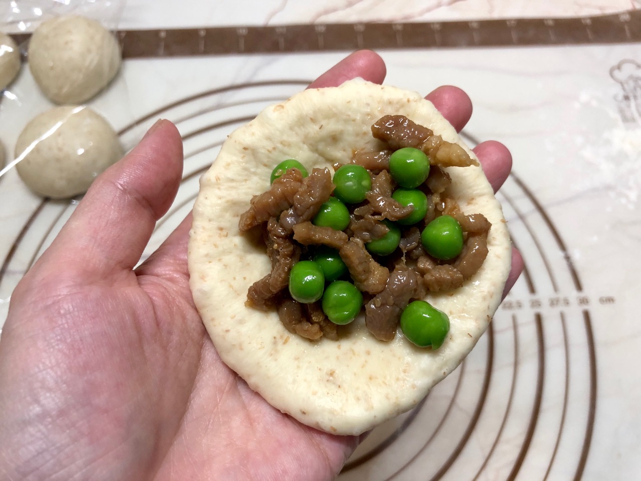 豌豆牛肉餐包