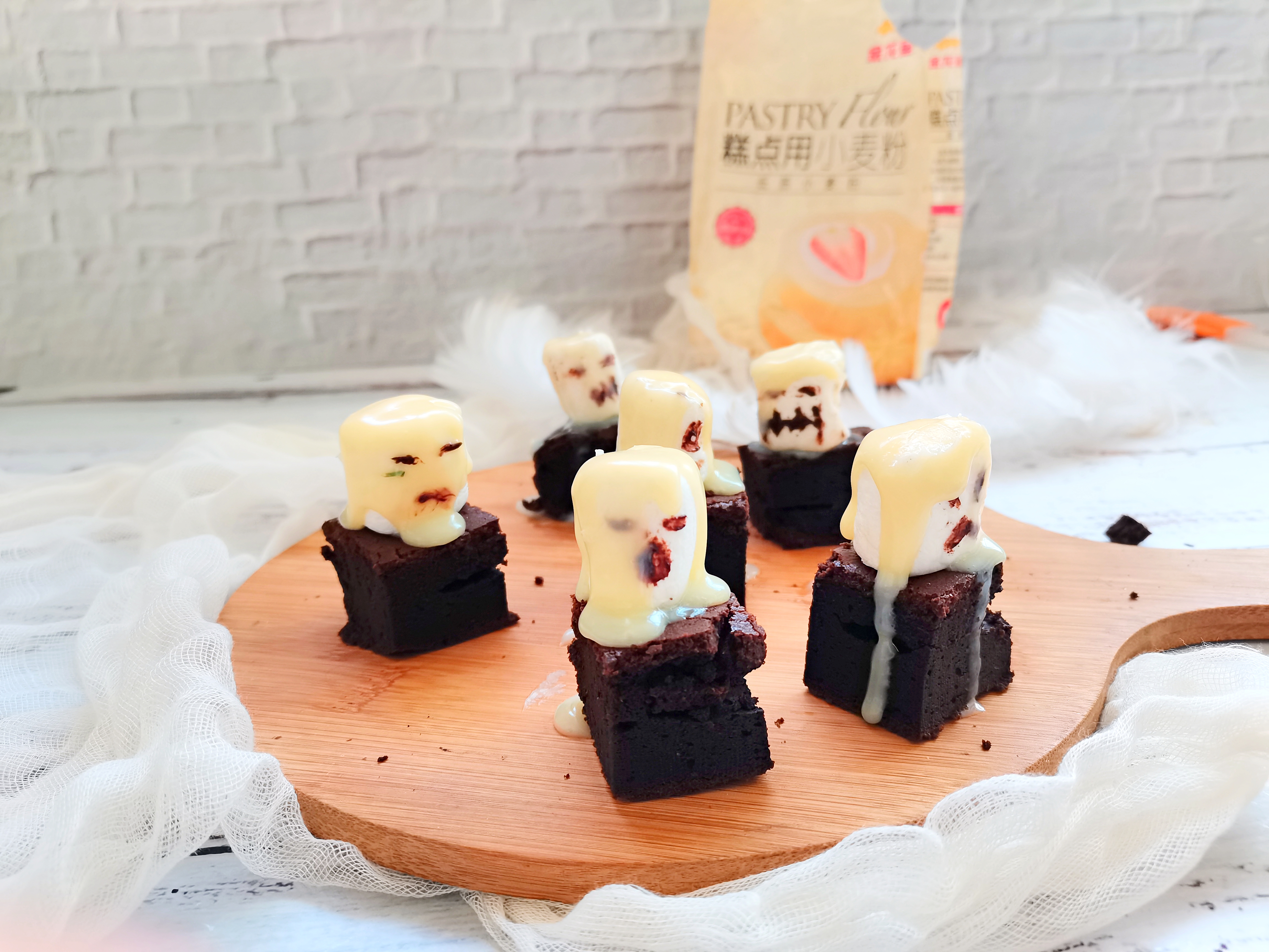 万圣节表情包——幽灵布朗尼蛋糕