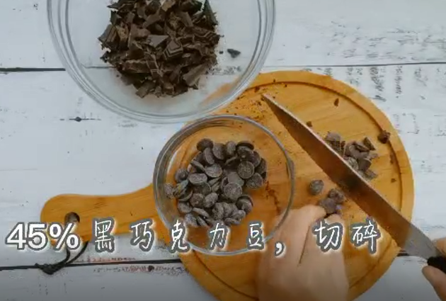 万圣节表情包——幽灵布朗尼蛋糕