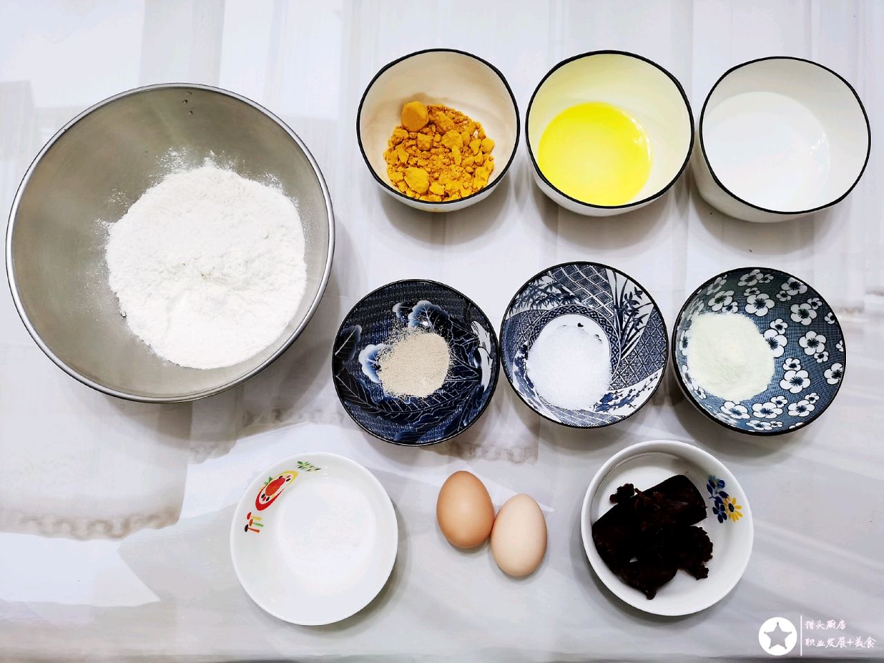 万圣节南瓜豆沙面包